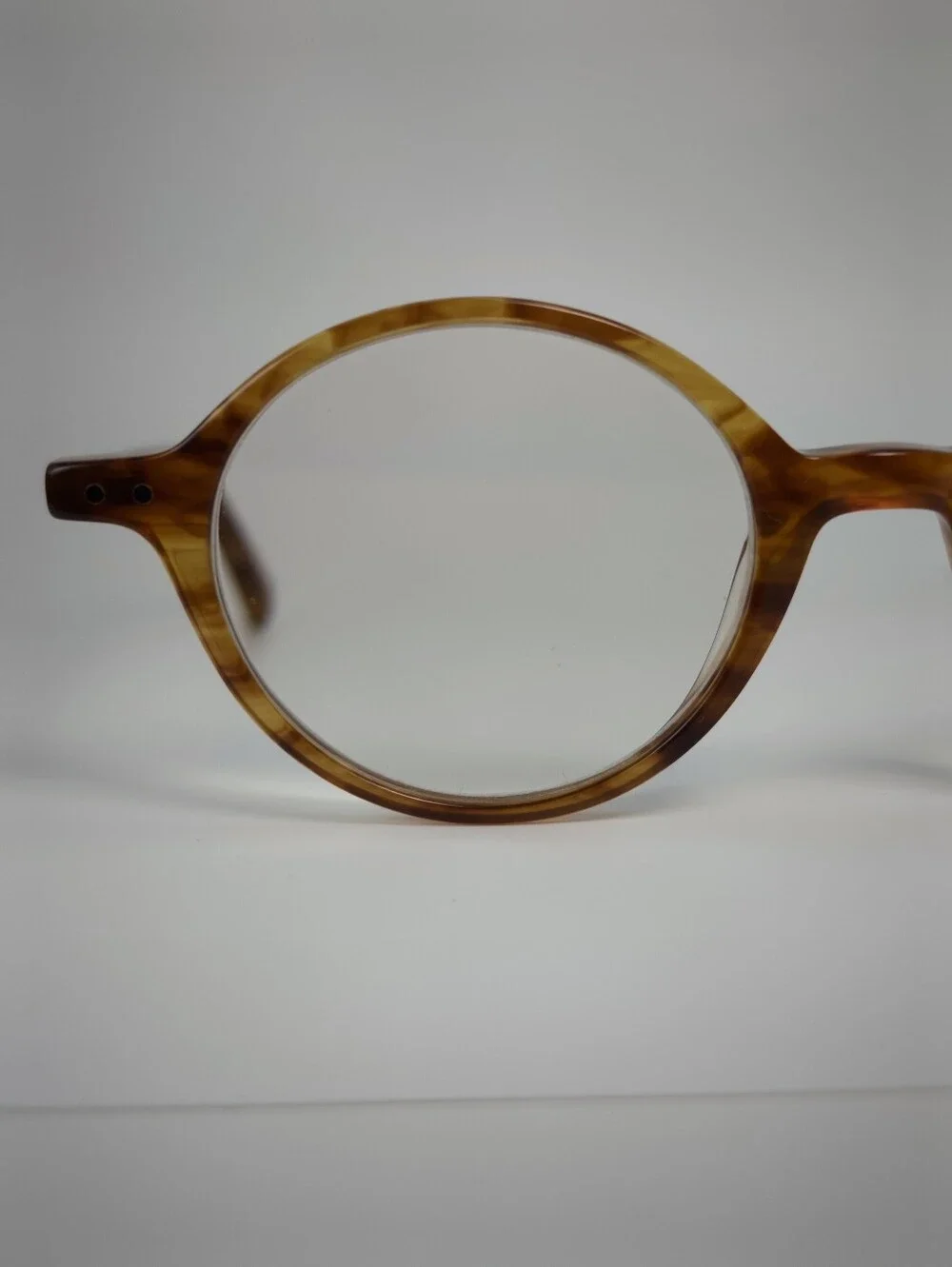 Flavor. Vintage-Style Round Tortoiseshell Round Mid Mount Temple.